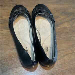 Comfort Twisted-Toe Black Ballet Flats
